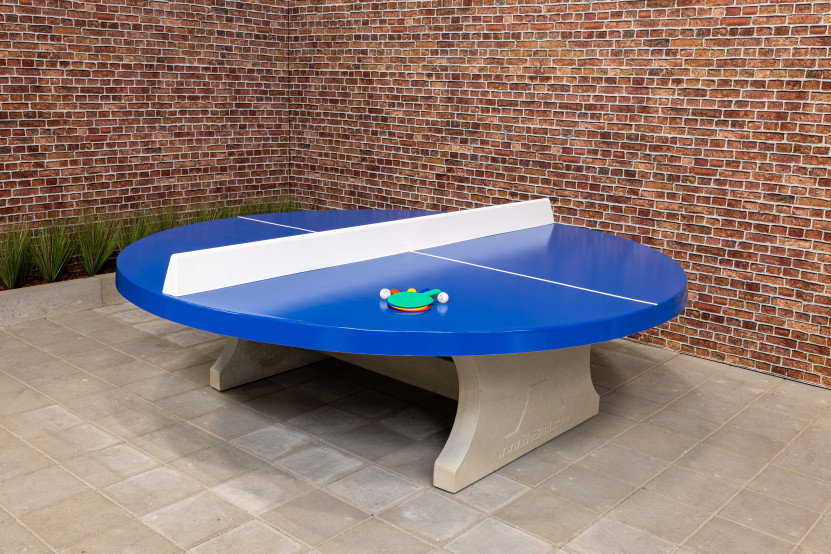 Blauwe ronde pingpongtafel, tafeltennistafel rond,